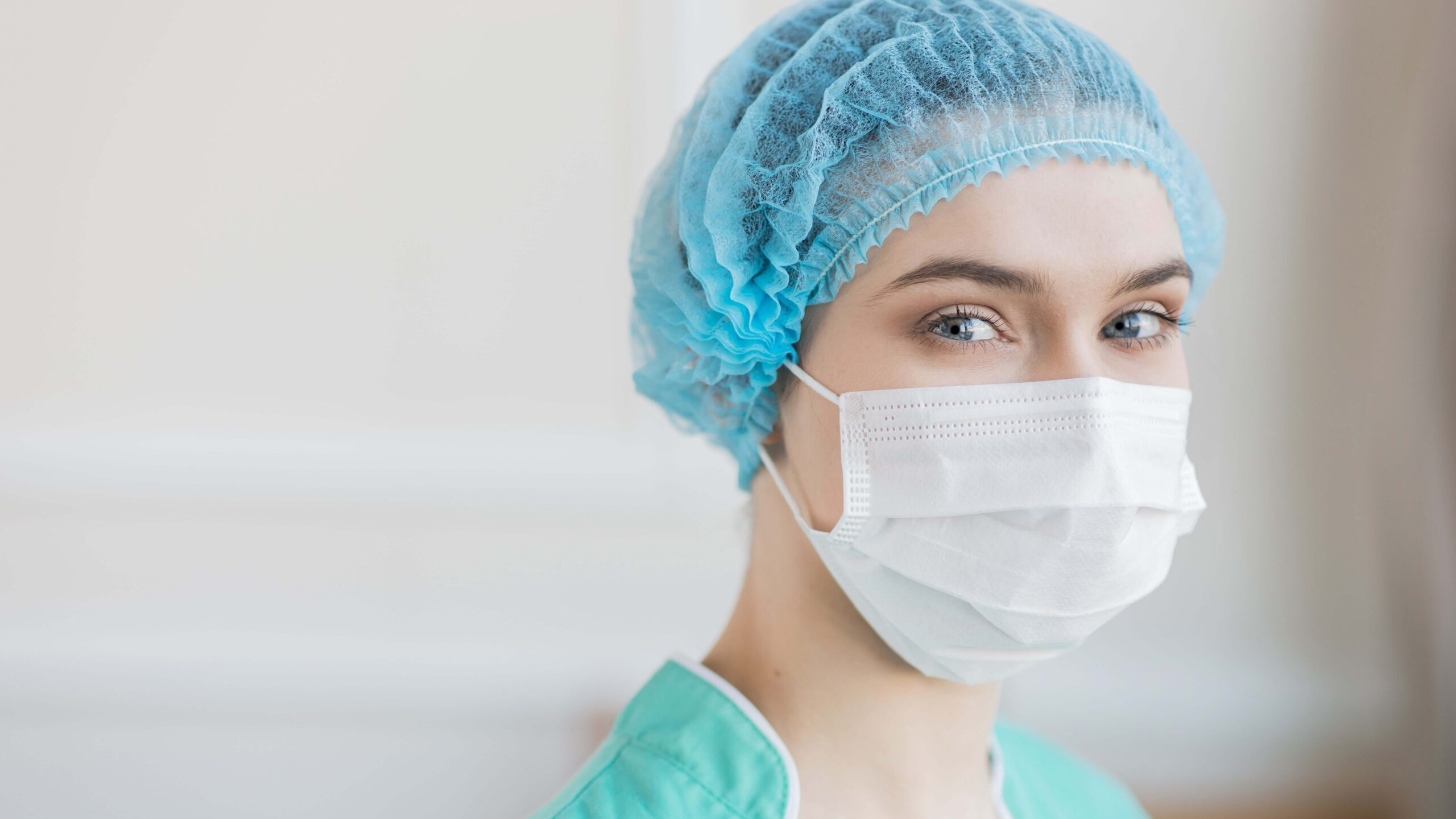 Female person wearing a medical face mask
