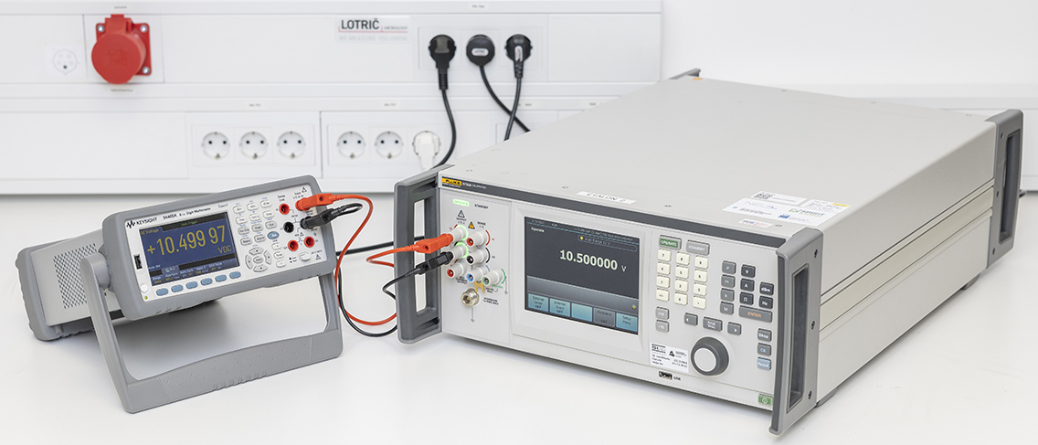 https://www.lotric.si/wp-content/uploads/2022/11/banner-ELEKTRO.jpg